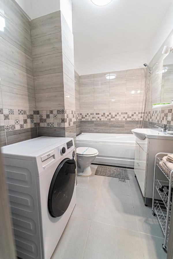 Apartament Delux Bacău Exteriör bild